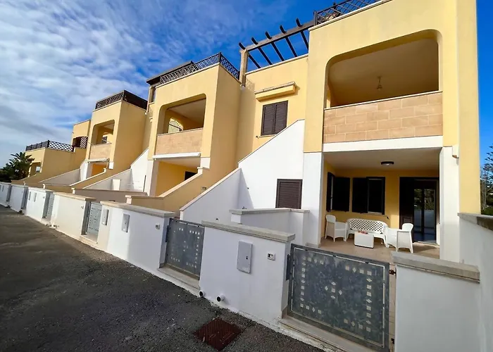 Yellow Beachfront House 60 M By Salento Prime
