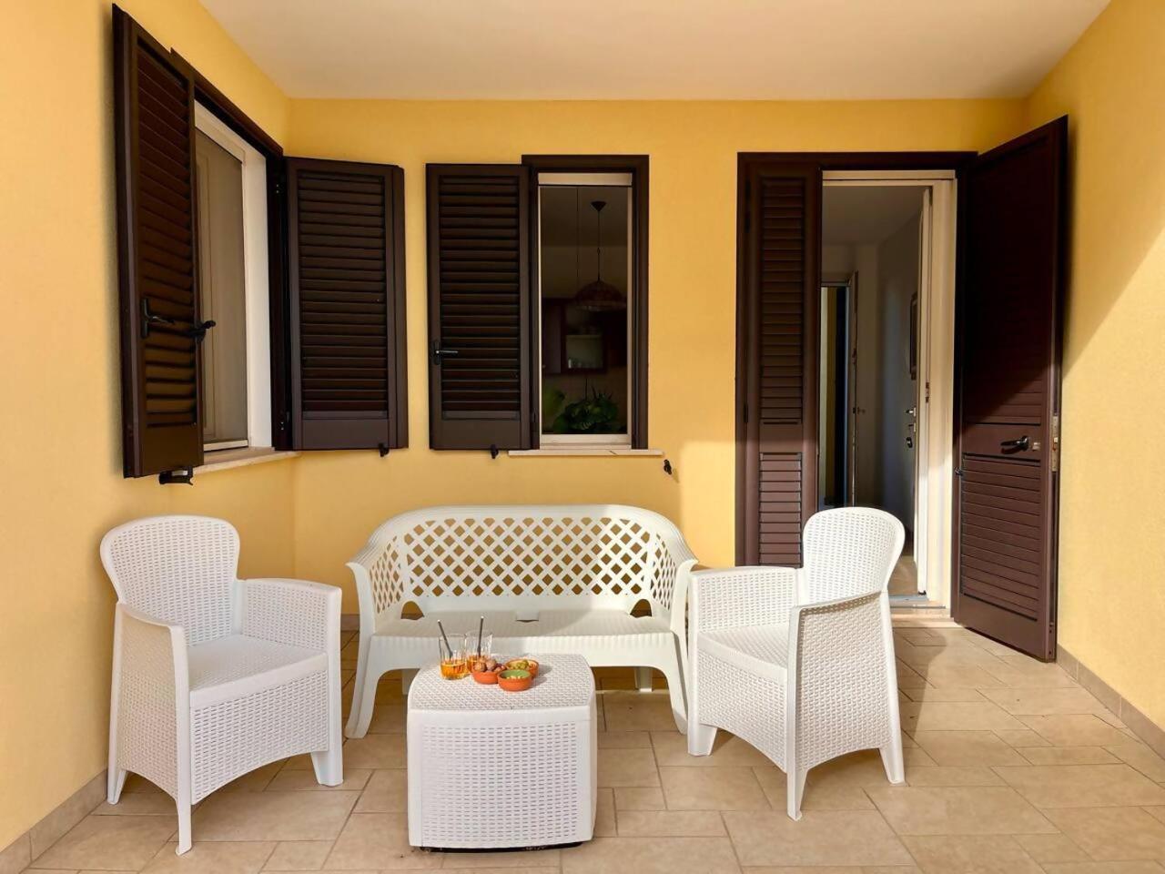 Yellow Beachfront House 60 M By Salento Prime Marina Di Pescoluse