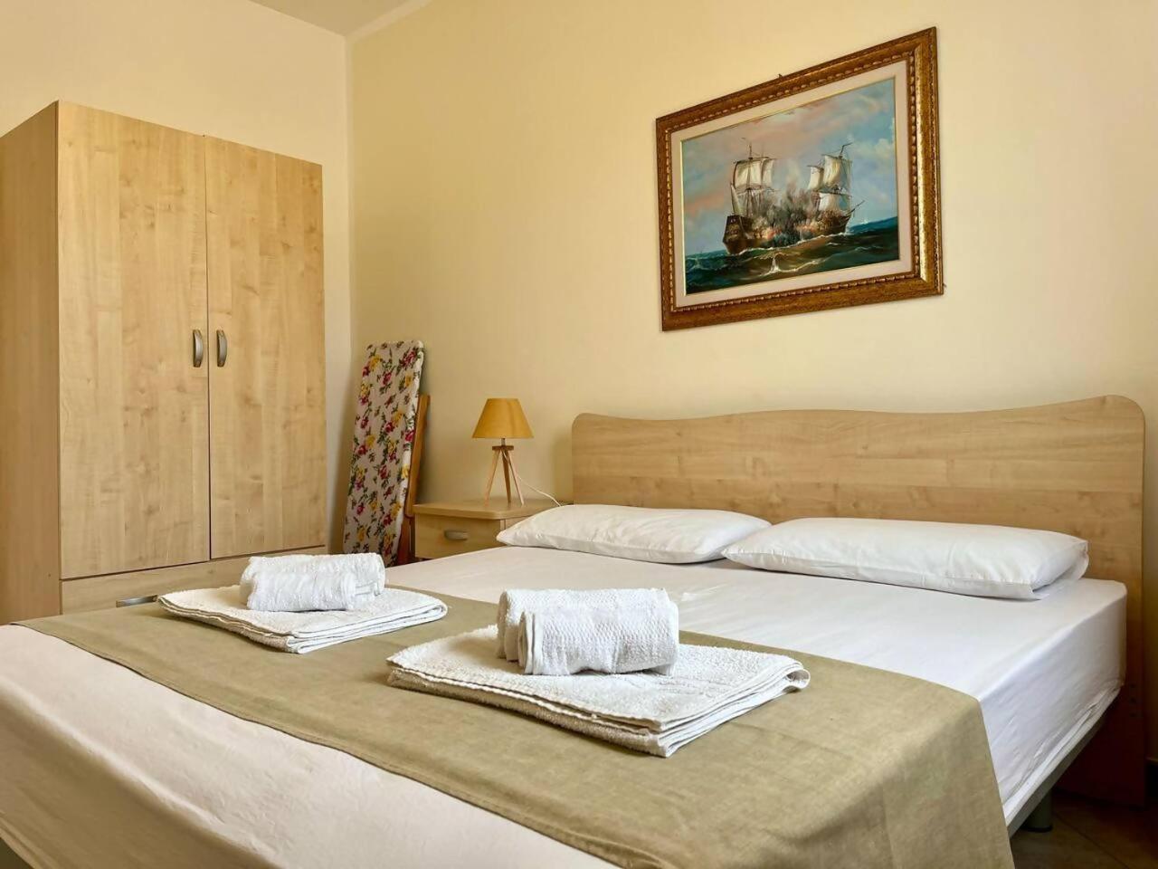 Yellow Beachfront House 60 M By Salento Prime * Marina Di Pescoluse
