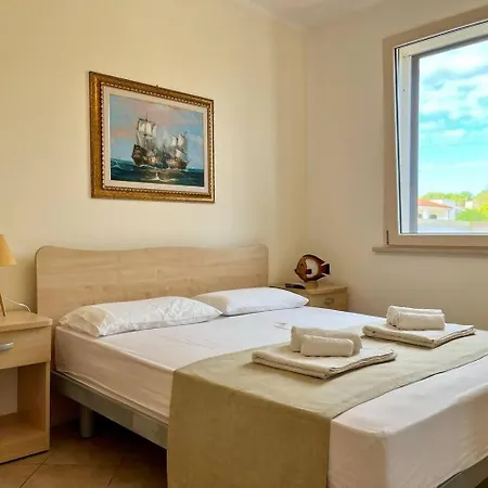 Yellow Beachfront House 60 M By Salento Prime Marina Di Pescoluse Extérieur photo