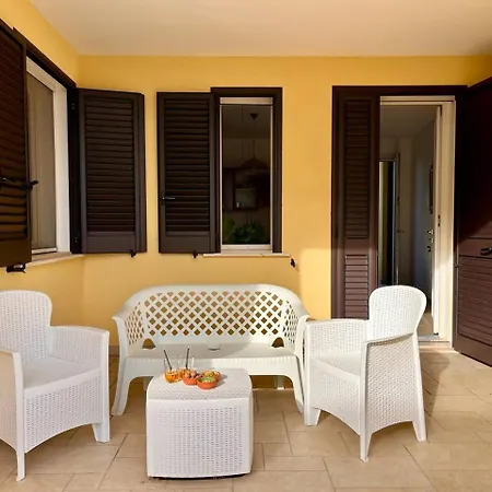 Yellow Beachfront House 60 M By Salento Prime Marina Di Pescoluse Extérieur photo