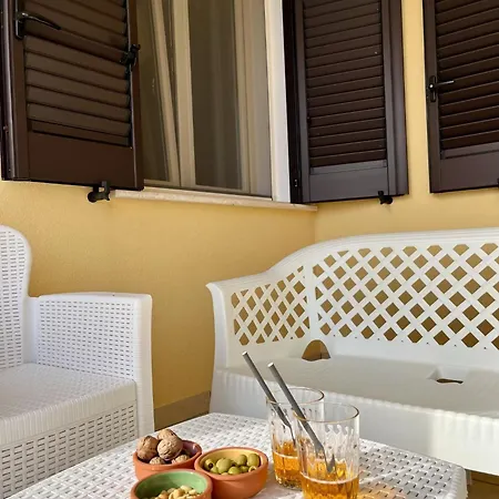 Yellow Beachfront House 60 M By Salento Prime Marina Di Pescoluse Extérieur photo