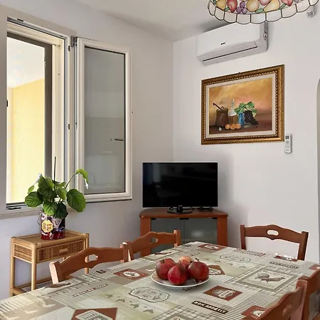 Yellow Beachfront House 60 M By Salento Prime Marina Di Pescoluse Extérieur photo